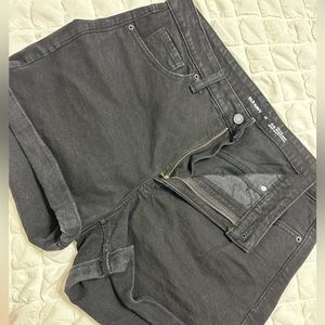 OLD NAVY HIGH RISE OG STRAIGHT SHORT